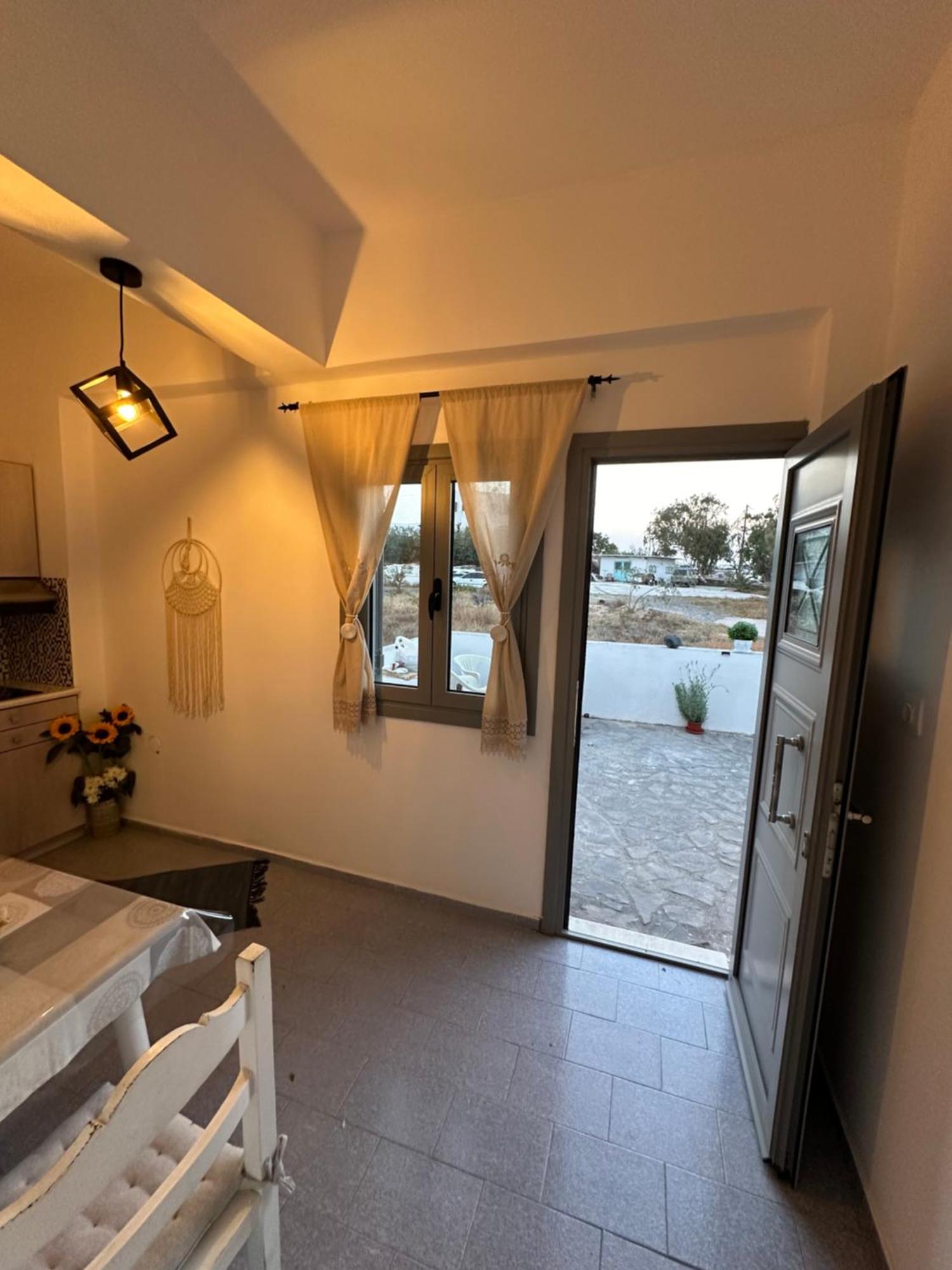 Nicole Rooms Santorini Vóthon Dış mekan fotoğraf