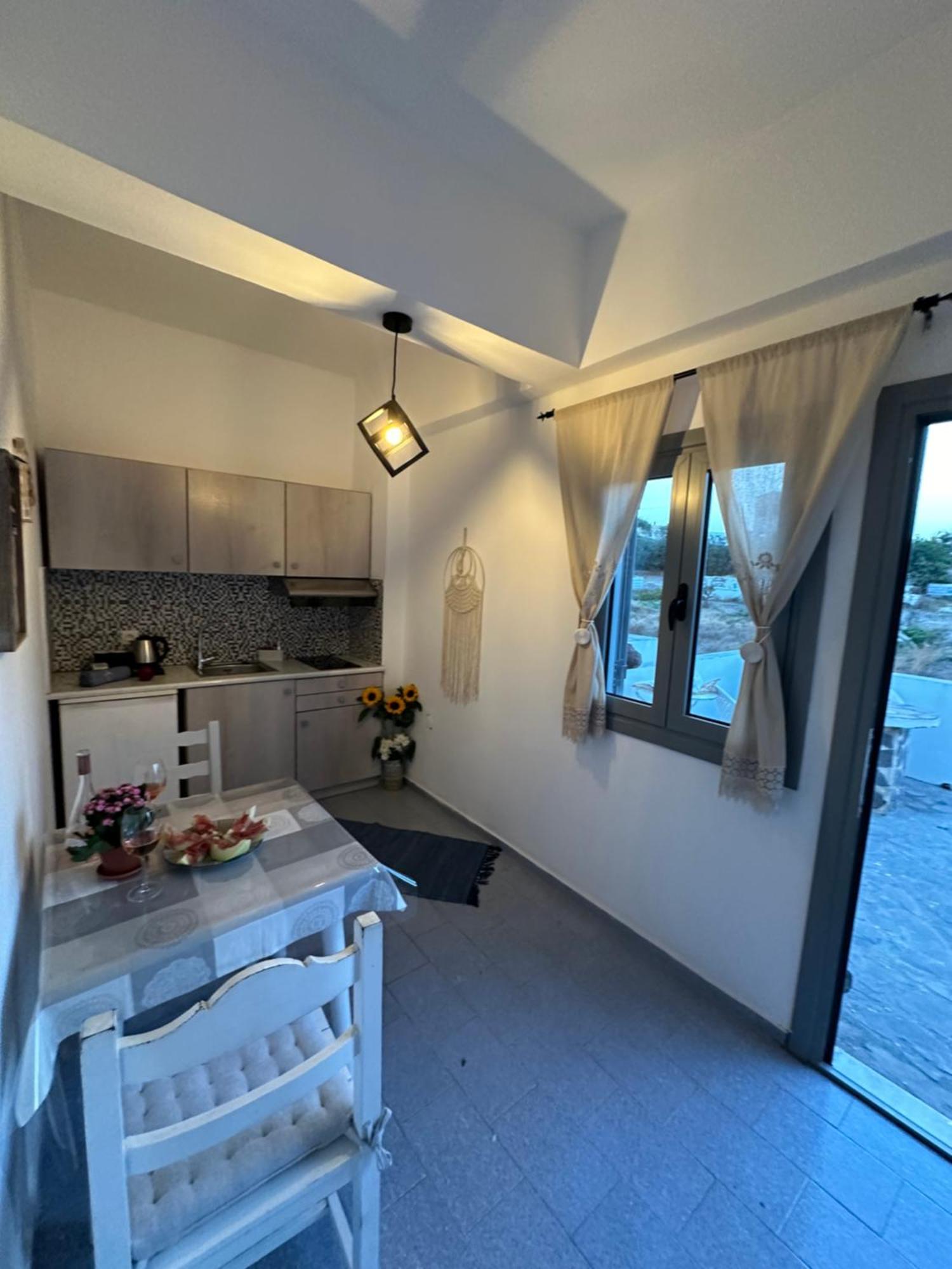 Nicole Rooms Santorini Vóthon Dış mekan fotoğraf
