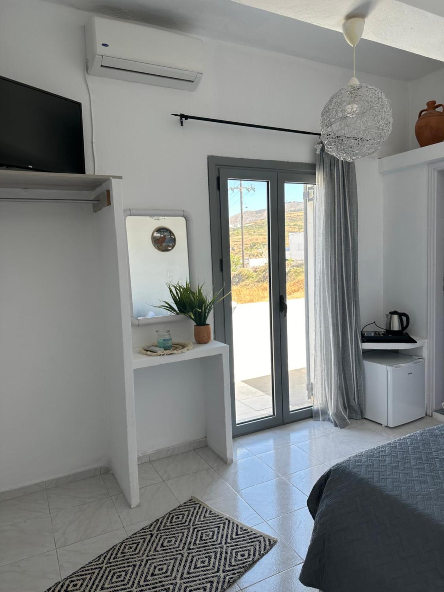Nicole Rooms Santorini Vóthon Dış mekan fotoğraf
