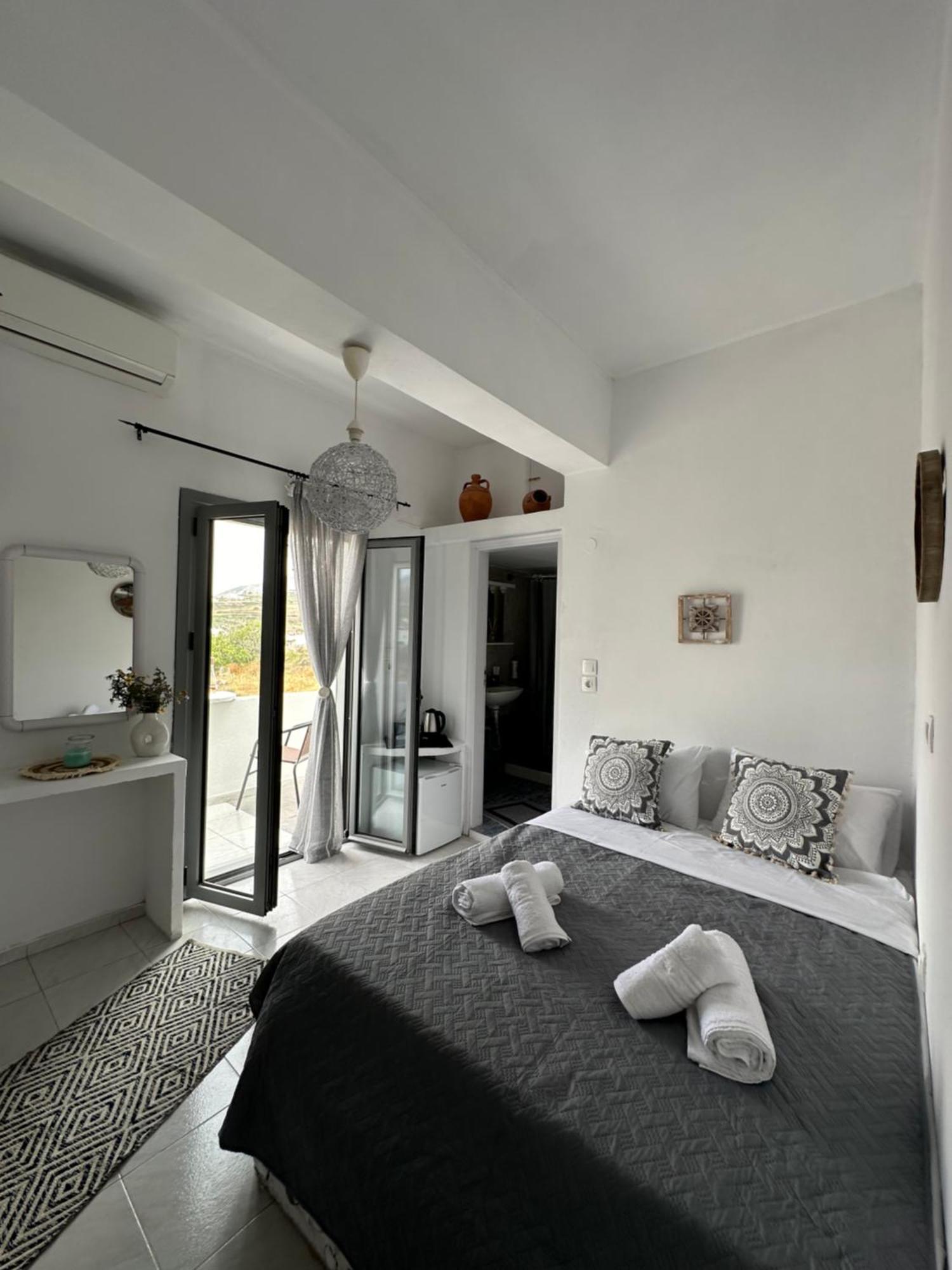 Nicole Rooms Santorini Vóthon Dış mekan fotoğraf
