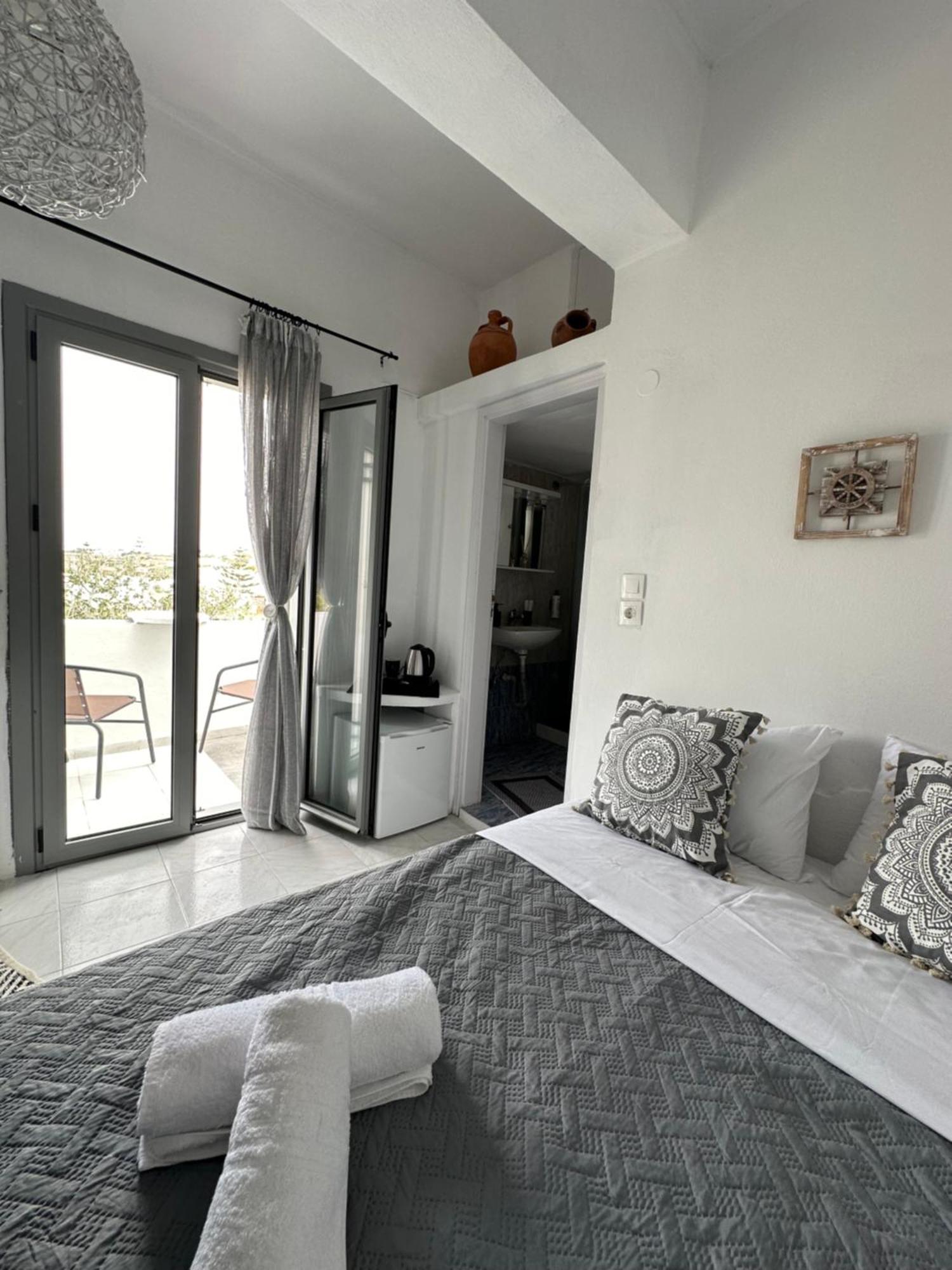 Nicole Rooms Santorini Vóthon Dış mekan fotoğraf